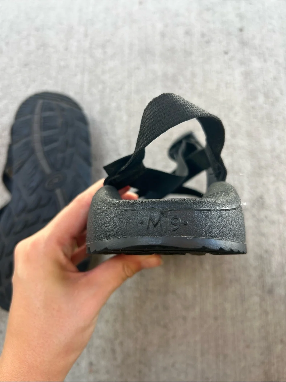 Men’s Chaco black LIKE NEW size 9